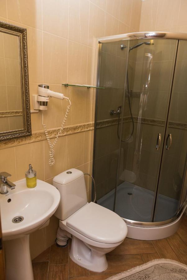 Golden Park Apartments Umanʼ Exterior foto